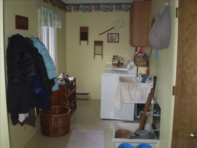 905 East Substation Road Temperance, MI 48182 - Photo 13 of 20 Utilility Room
