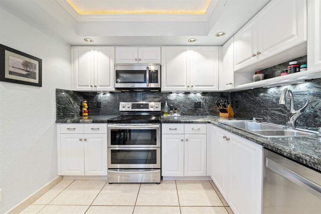 3970 Oaks Clubhouse Drive, Unit 203 Pompano Beach, FL 33069 - Photo 16 of 44