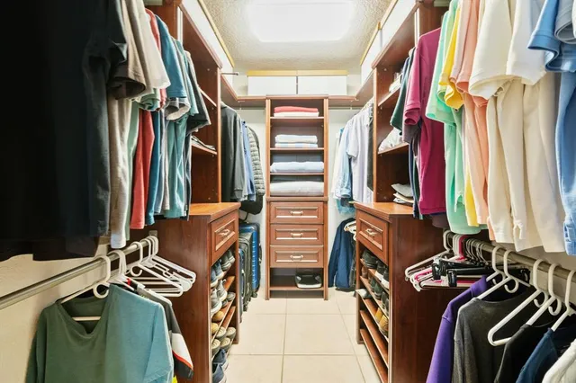 $339,900 | 3970 Oaks Clubhouse Drive, Unit 203, Pompano Beach, FL 33069