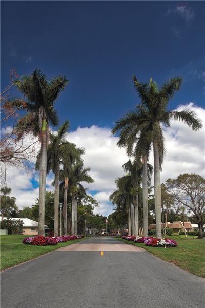 3970 Oaks Clubhouse Drive, Unit 203 Pompano Beach, FL 33069 - Photo 2 of 44