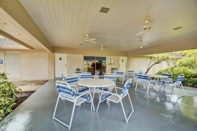 $339,900 | 3970 Oaks Clubhouse Drive, Unit 203, Pompano Beach, FL 33069