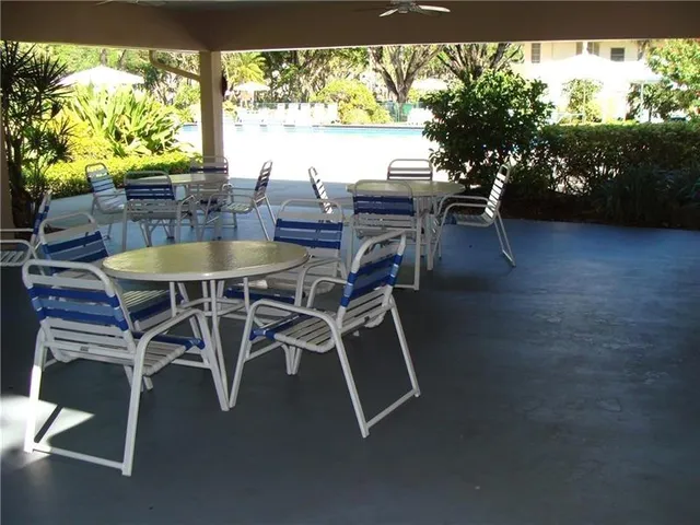 $339,900 | 3970 Oaks Clubhouse Drive, Unit 203, Pompano Beach, FL 33069