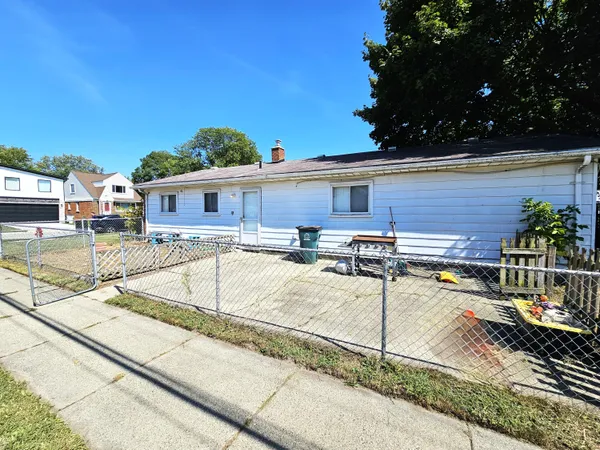 $189,000 | 1704 East Meyers Avenue, Hazel Park, MI 48030