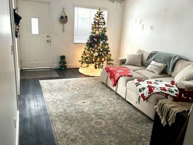 $195,000 | 1704 East Meyers Avenue, Hazel Park, MI 48030