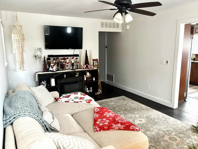 $195,000 | 1704 East Meyers Avenue, Hazel Park, MI 48030