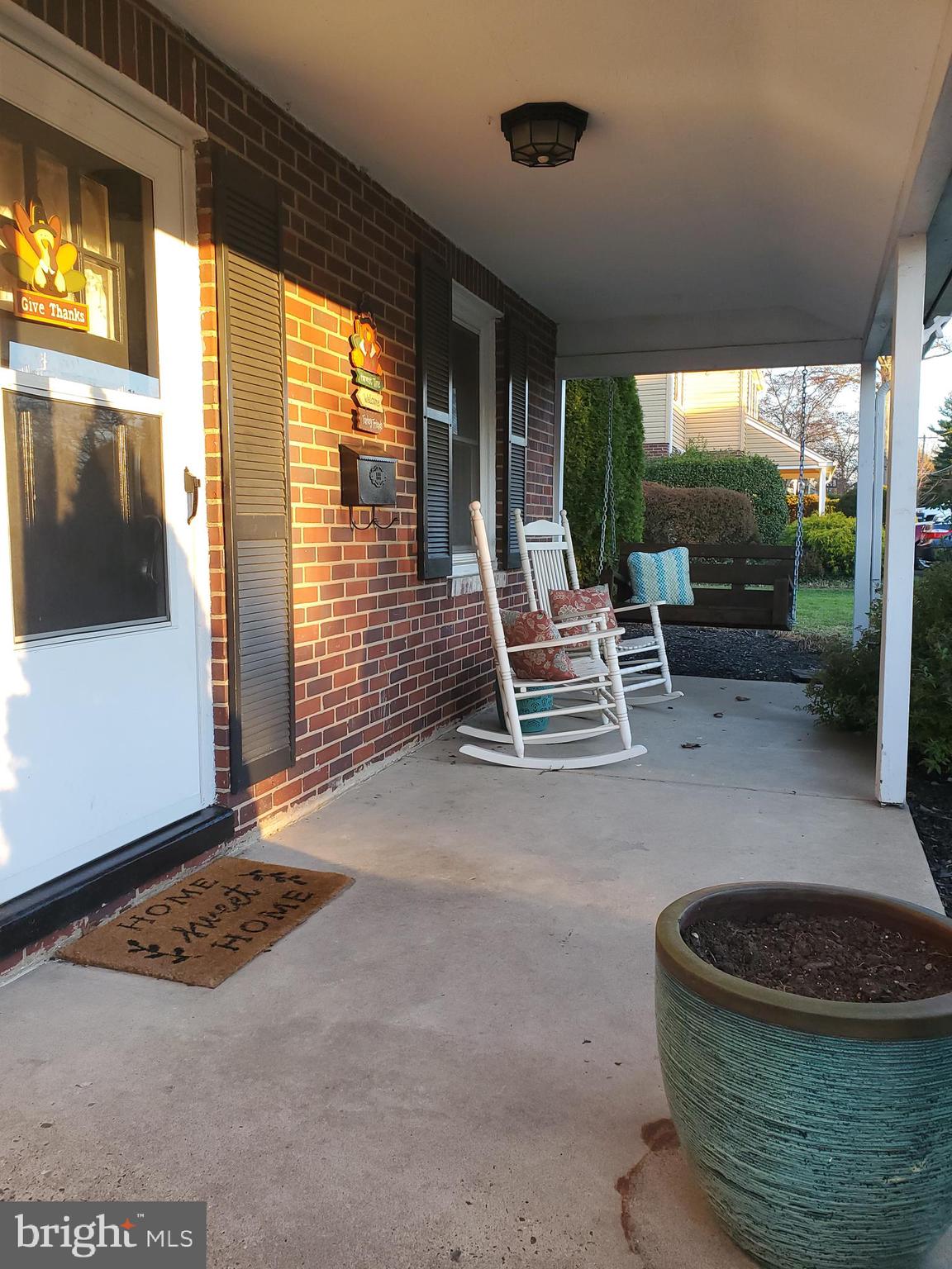 38 Home Road Hatboro, PA 19040 - Photo 4 of 20 Covered Front Porch