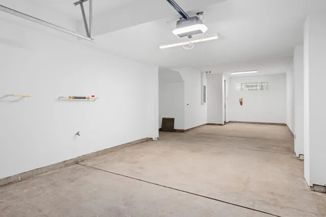 a view of a livingroom with a ceiling fan
