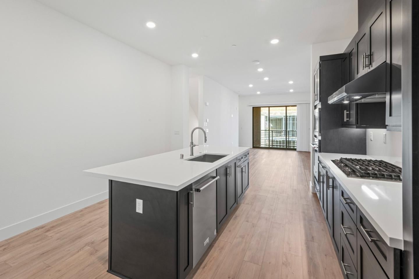 302 Tea Tree Terrace, Unit 6 Sunnyvale, CA 94086 - Photo 5 of 27