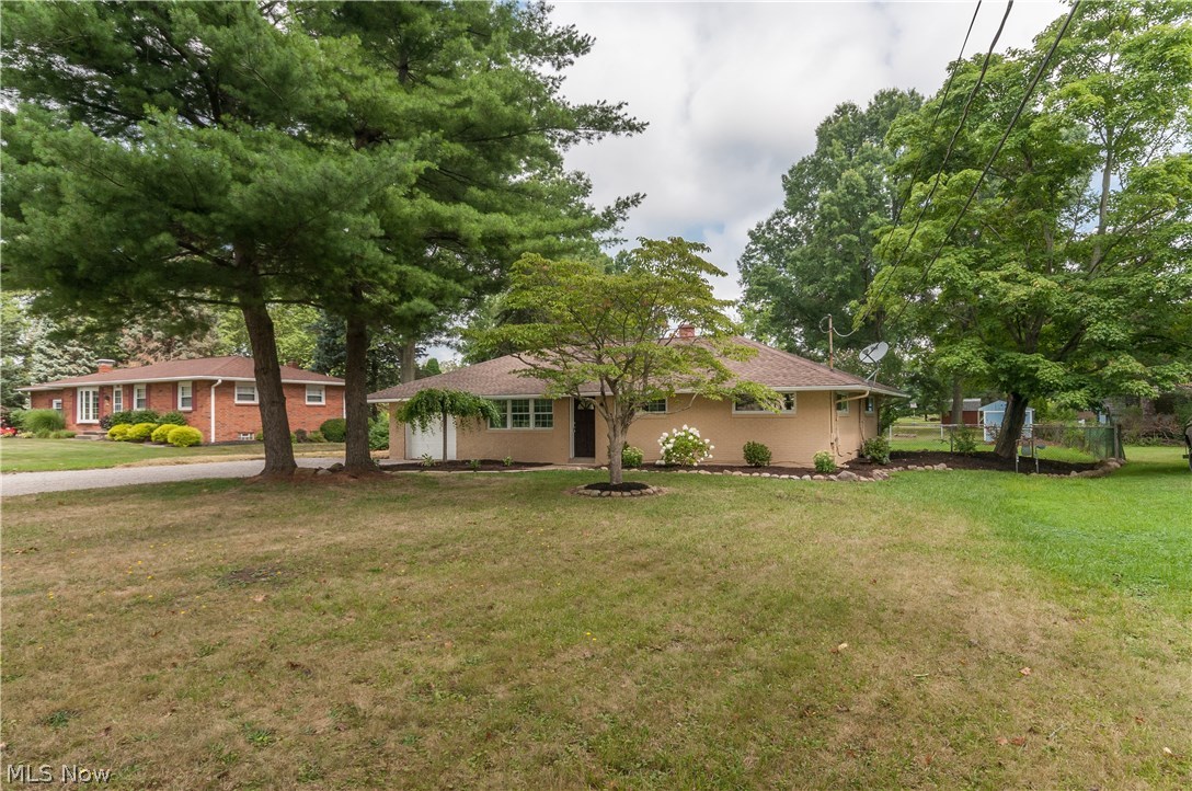 343 East Howe Road Kent, OH 44240 - Photo 3 of 32