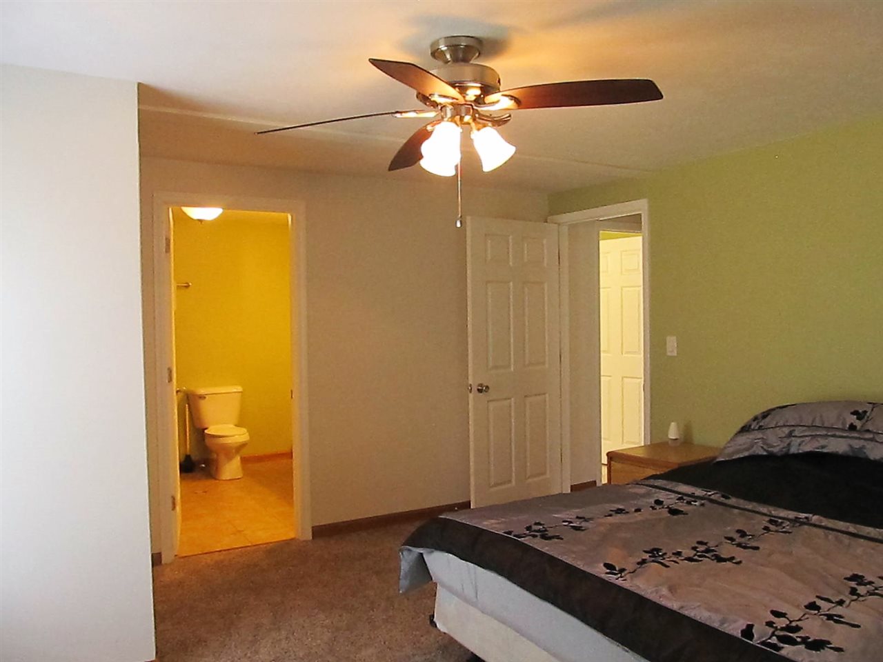 3027 North Three Mile Road Traverse City, MI 49686 - Photo 19 of 44 1865016-18.JPG