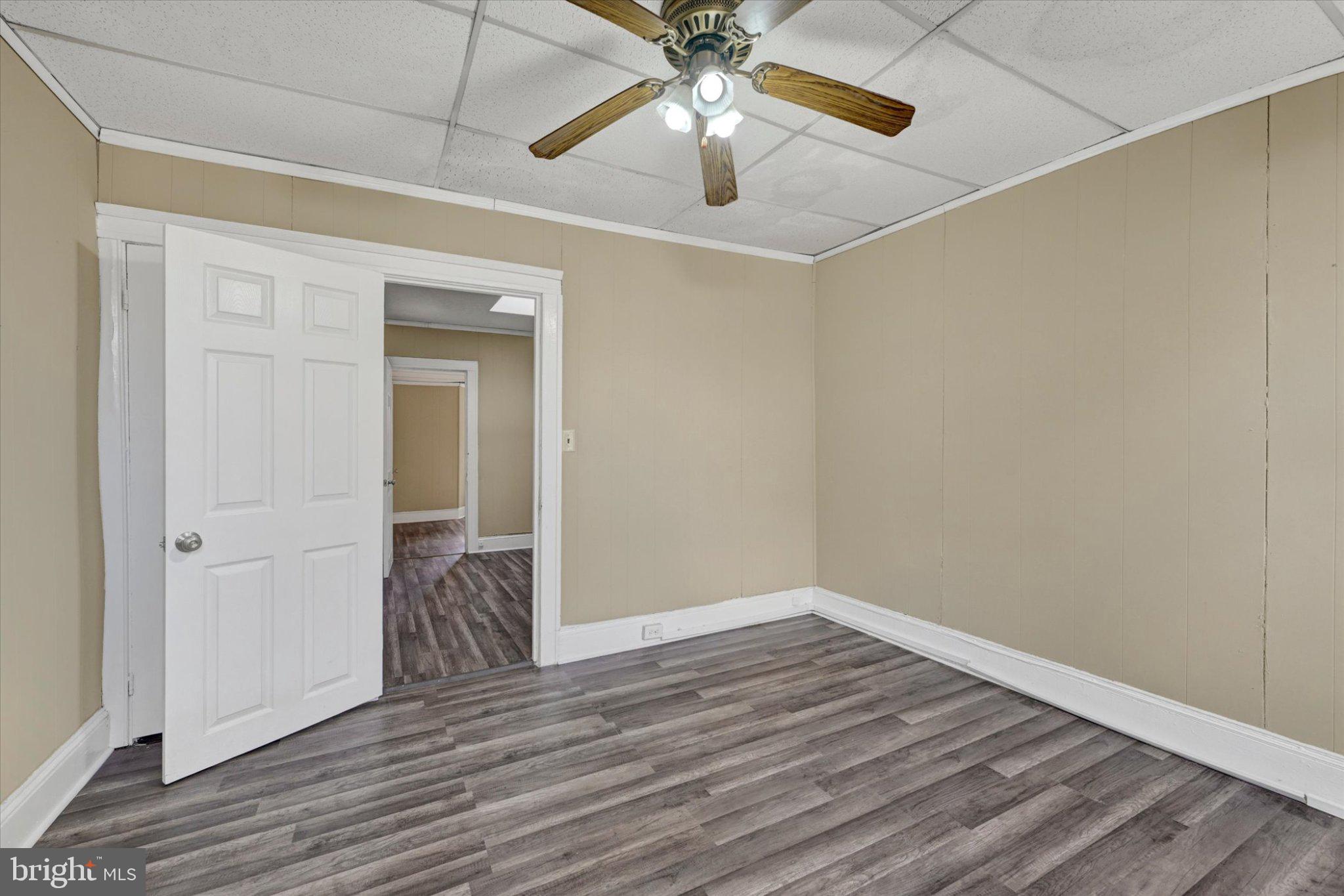 2528 McCulloh Street Baltimore, MD 21217 - Photo 22 of 22 Spacious room with natural light.