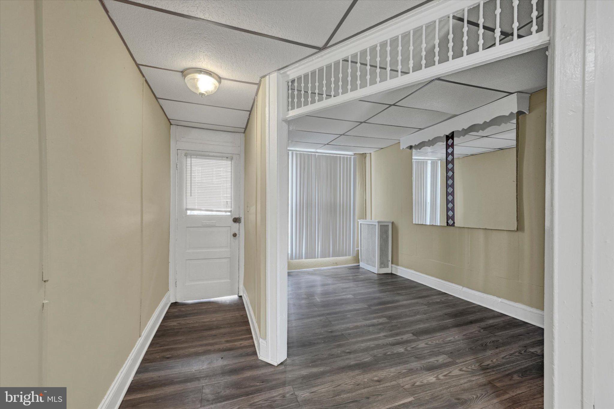 2528 McCulloh Street Baltimore, MD 21217 - Photo 3 of 22 Bright and inviting entryway space.