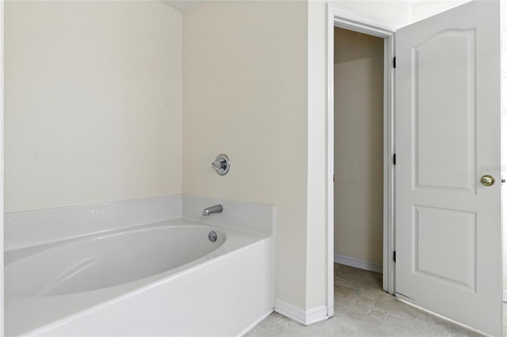 655 Powder Horn Row Lakeland, FL 33809 - Photo 30 of 39