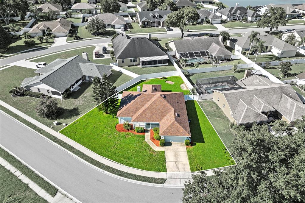 655 Powder Horn Row Lakeland, FL 33809 - Photo 3 of 39