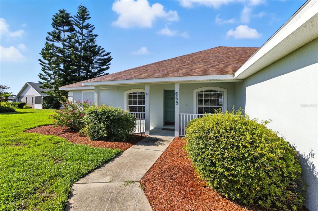 655 Powder Horn Row Lakeland, FL 33809 - Photo 4 of 39