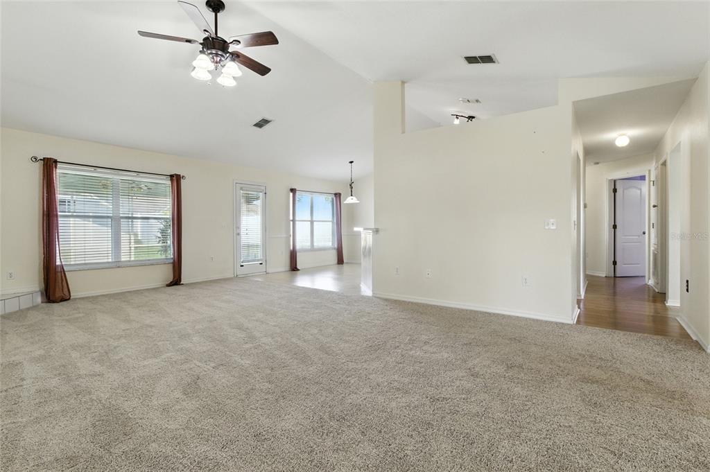 655 Powder Horn Row Lakeland, FL 33809 - Photo 7 of 39