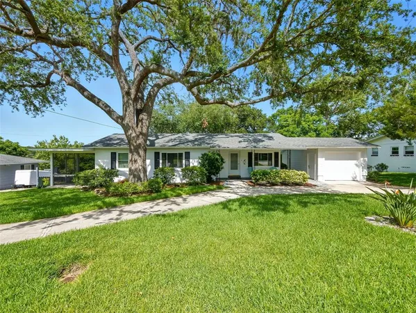 $2,400 | 1426 Crestview Drive, Mount Dora, FL 32757