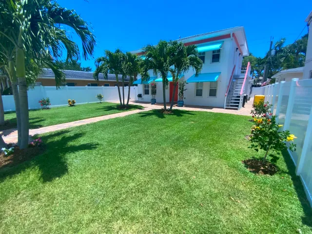 $3,200 | 126 North Palmway, Unit 1, Lake Worth Beach, FL 33460