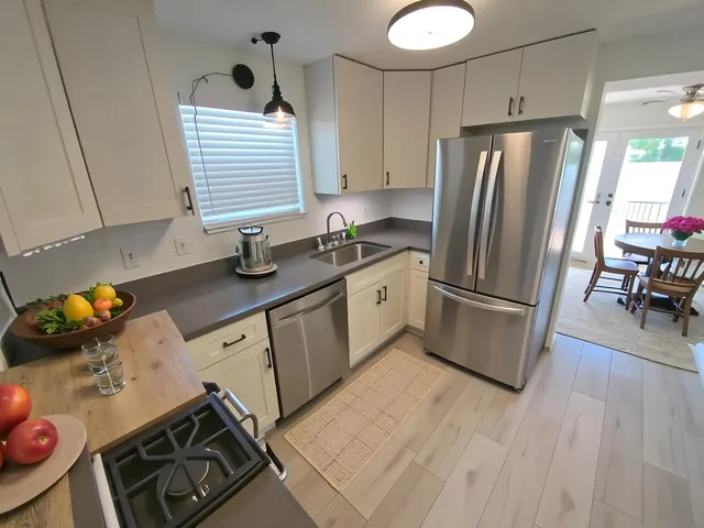 $3,200 | 126 North Palmway, Unit 1, Lake Worth Beach, FL 33460