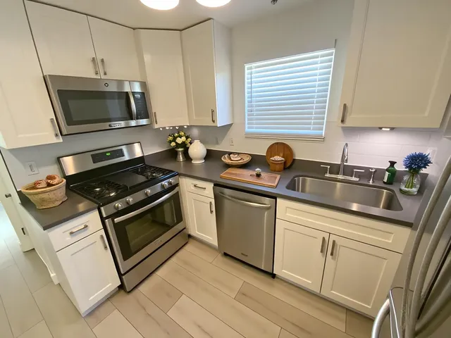 $3,200 | 126 North Palmway, Unit 1, Lake Worth Beach, FL 33460