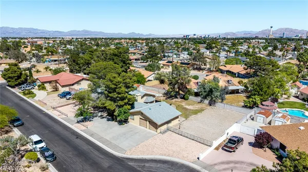 $645,000 | 5609 Palmyra Avenue, Las Vegas, NV 89146