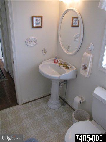 8266 Blue Ball Road Stewartstown, PA 17363 - Photo 8 of 25 Gallery Image 8