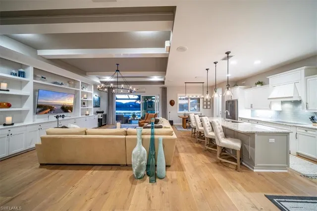 $1,889,999 | 14372 Neptune Avenue, Naples, FL 34114