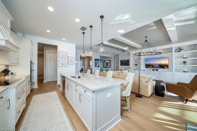 $1,889,999 | 14372 Neptune Avenue, Naples, FL 34114