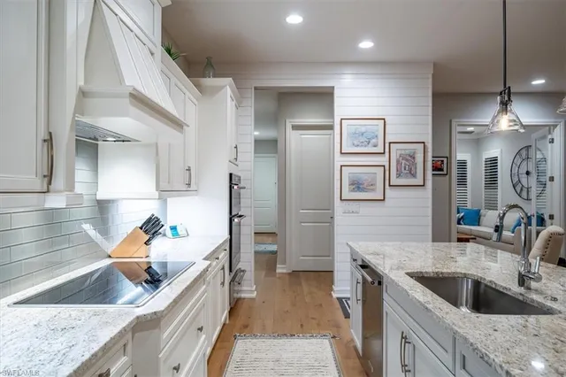 $1,889,999 | 14372 Neptune Avenue, Naples, FL 34114