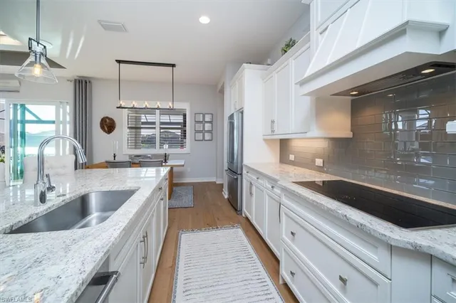 $1,889,999 | 14372 Neptune Avenue, Naples, FL 34114