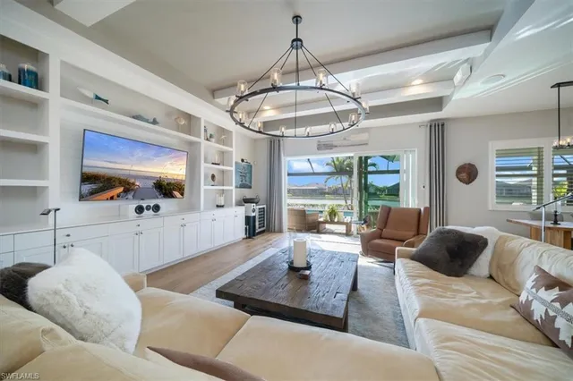 $1,889,999 | 14372 Neptune Avenue, Naples, FL 34114