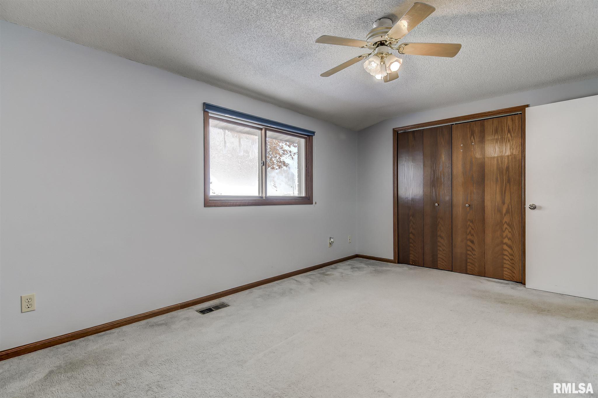 651 Mecla Road Buffalo, IL 62515 - Photo 24 of 36 Gallery Image 24