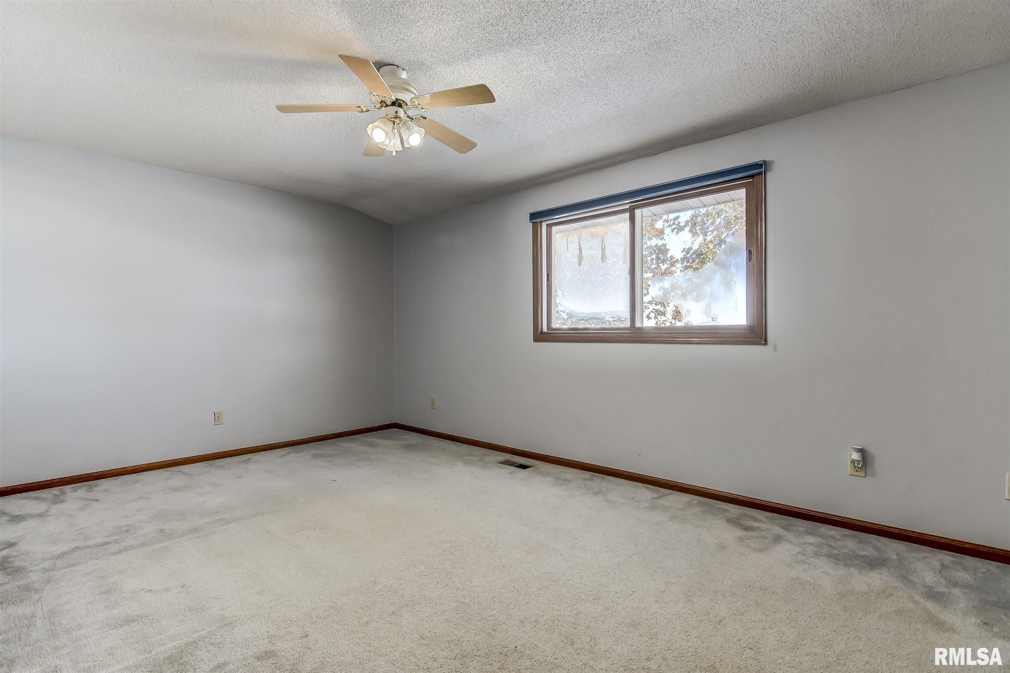 651 Mecla Road Buffalo, IL 62515 - Photo 25 of 36 Gallery Image 25