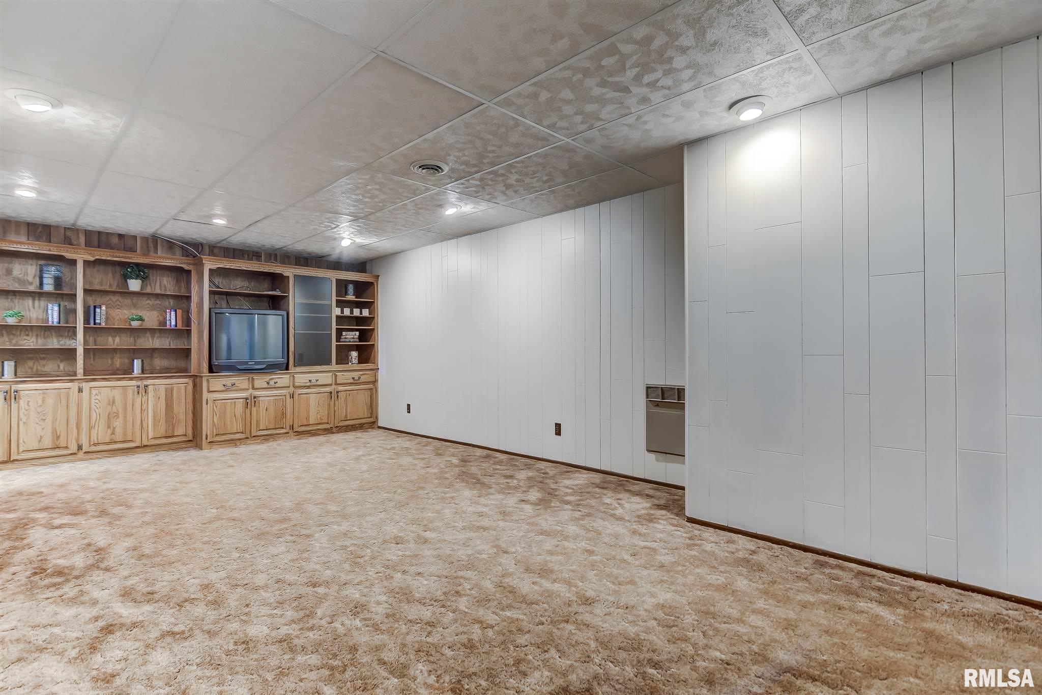 651 Mecla Road Buffalo, IL 62515 - Photo 29 of 36 Gallery Image 29