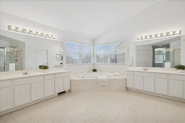 $499,900 | 8 Litchfield Court, Lake In The Hills, IL 60156