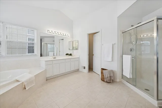 $499,900 | 8 Litchfield Court, Lake In The Hills, IL 60156