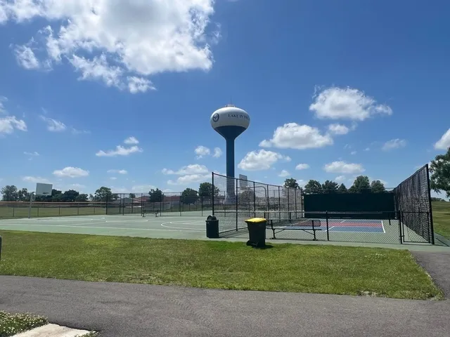 $499,900 | 8 Litchfield Court, Lake In The Hills, IL 60156