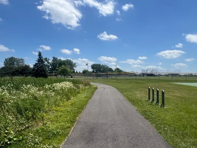 $499,900 | 8 Litchfield Court, Lake In The Hills, IL 60156