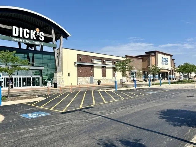 $499,900 | 8 Litchfield Court, Lake In The Hills, IL 60156