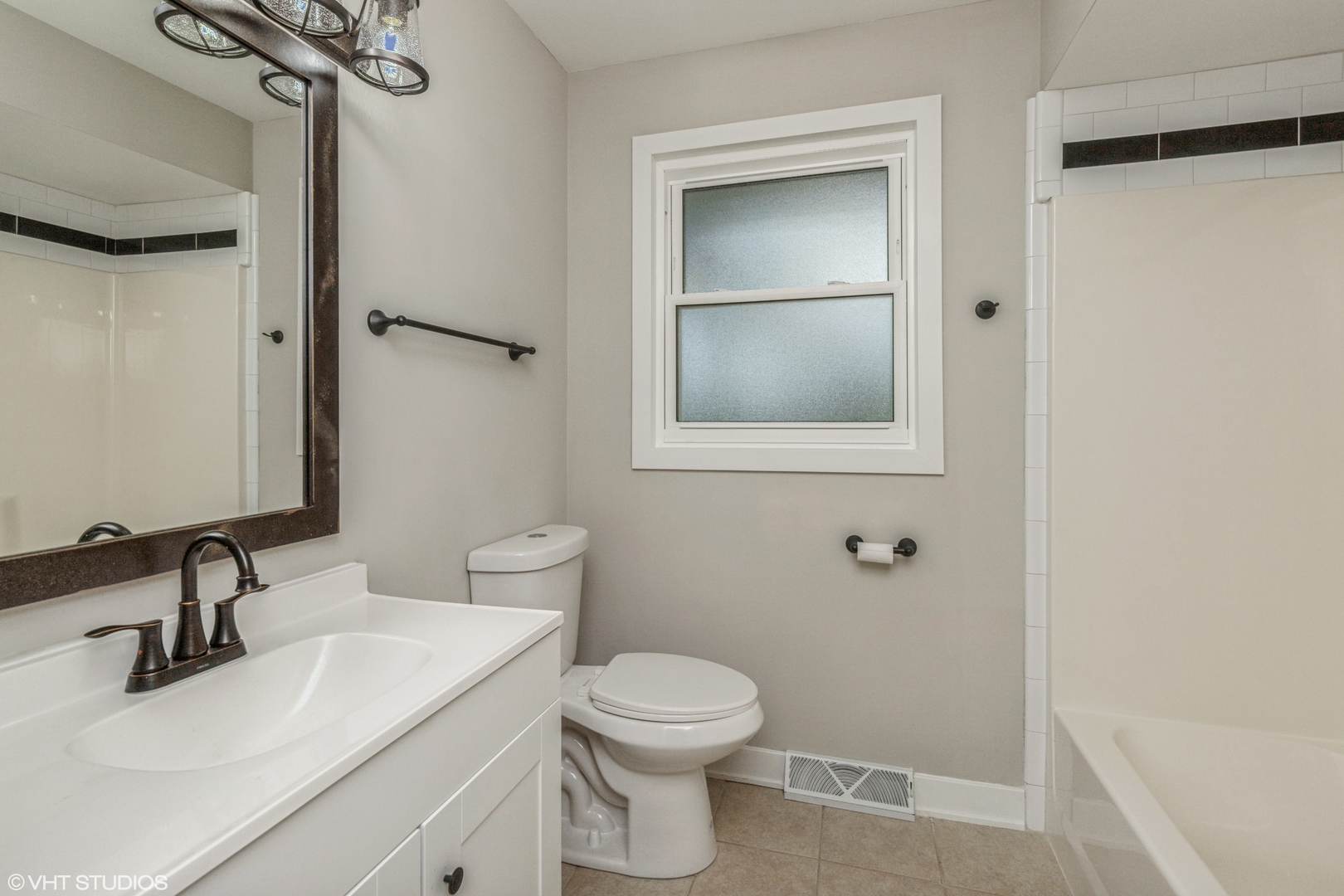 3235 Newcastle Road Waukegan, IL 60087 - Photo 13 of 17 Gallery Image 13