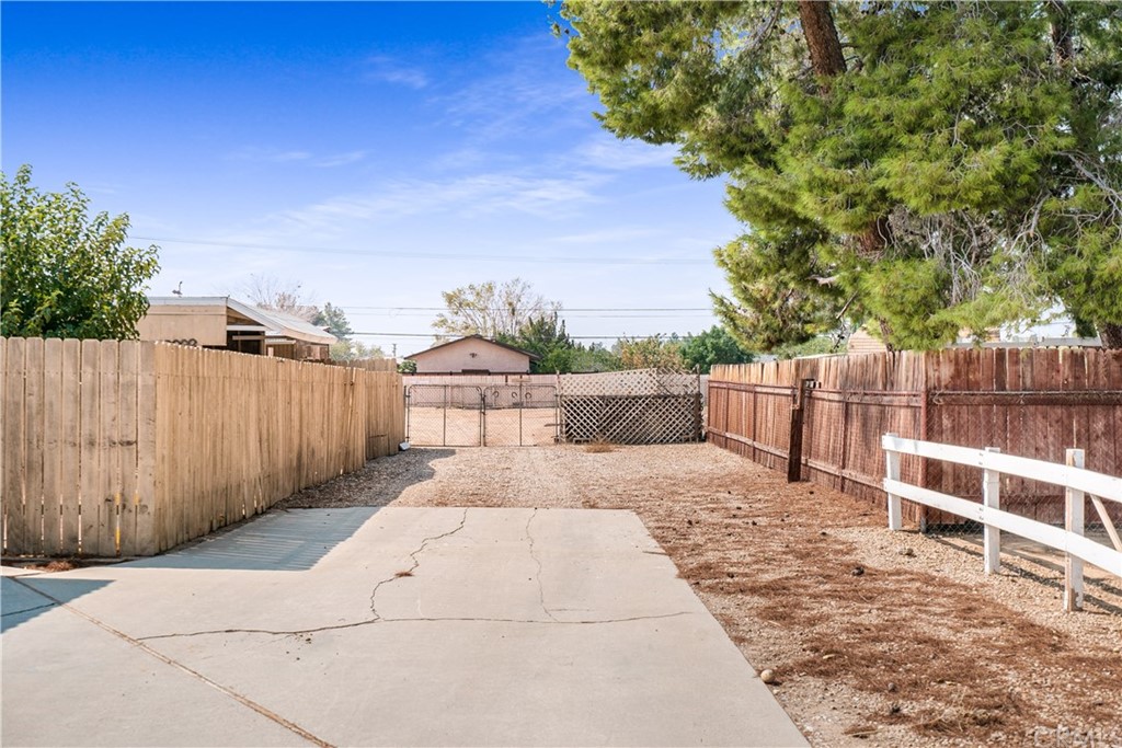 19903 Serrano Road Apple Valley, CA 92307 - Photo 37 of 51