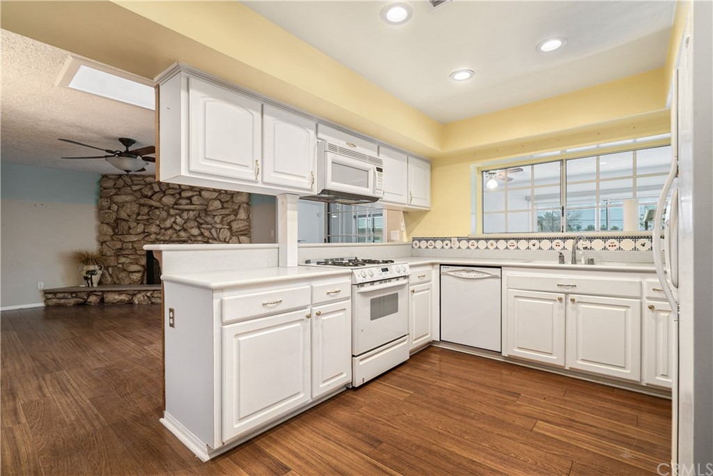 19903 Serrano Road Apple Valley, CA 92307 - Photo 9 of 51