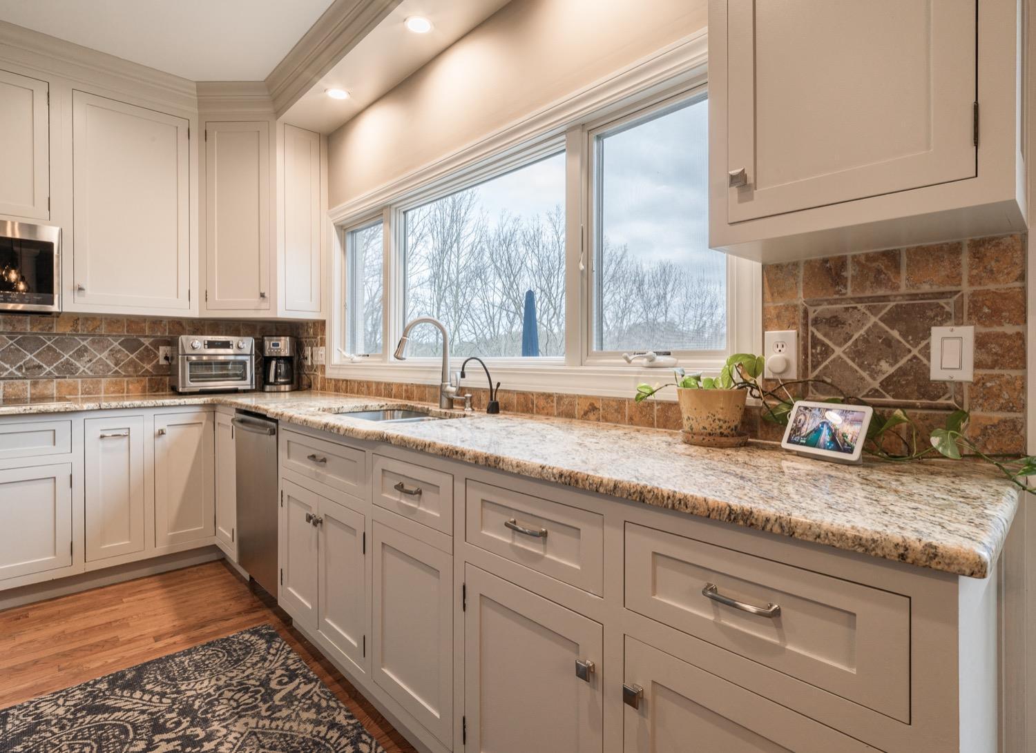 587 Ridgestone Cincinnati, OH 45255 - Photo 14 of 43 Gallery Image 14