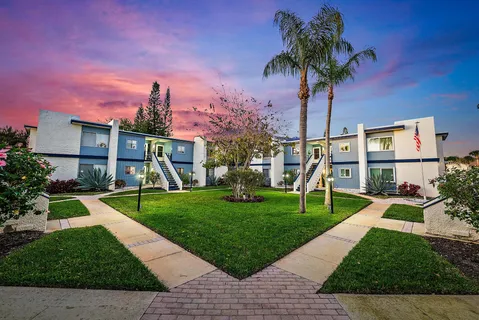 $174,900 | 1561 Northeast 12th Terrace, Unit C14, Jensen Beach, FL 34957