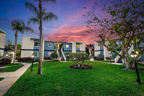 $174,900 | 1561 Northeast 12th Terrace, Unit C14, Jensen Beach, FL 34957