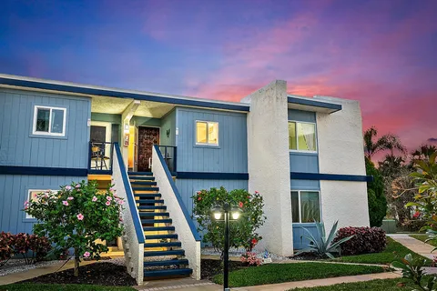 $174,900 | 1561 Northeast 12th Terrace, Unit C14, Jensen Beach, FL 34957