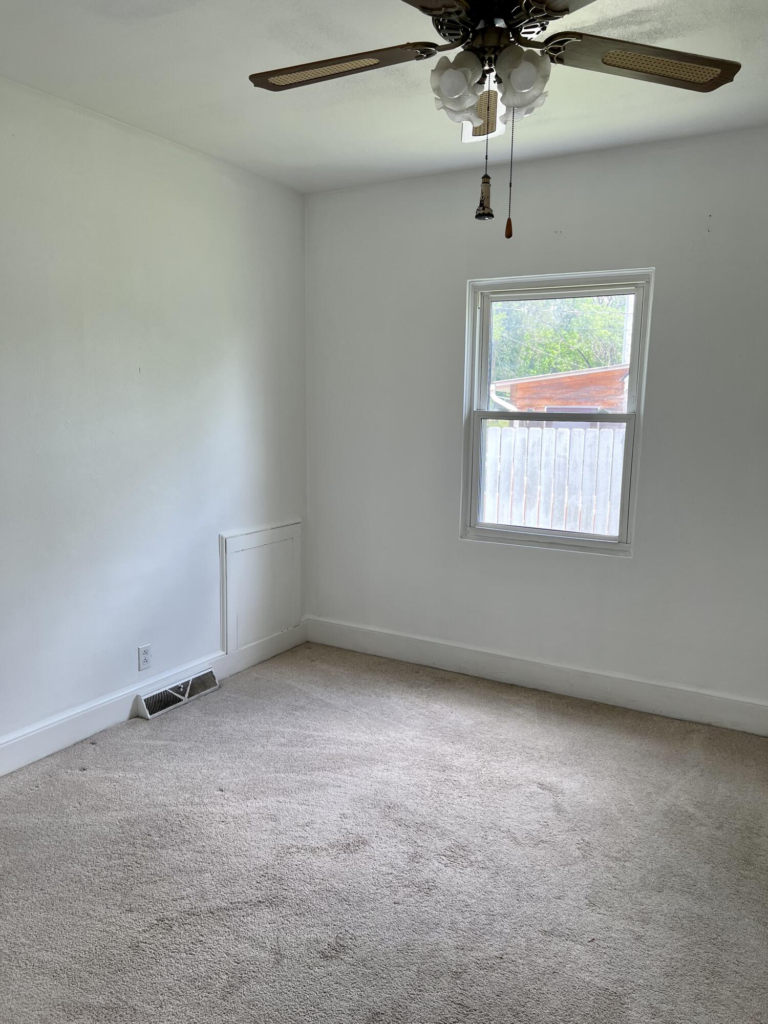2420 Sharon Road Northeast Roanoke, VA 24012 - Photo 8 of 22 BF87B9B8-296B-4512-8FF5-EB9714AF168F