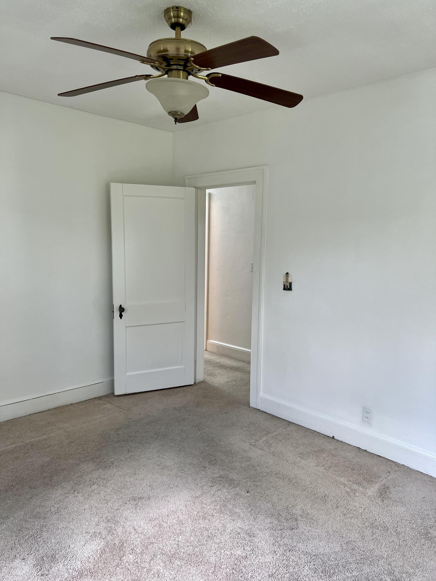 2420 Sharon Road Northeast Roanoke, VA 24012 - Photo 9 of 22 CD1DC39E-B73A-425E-8071-896F9E04DB2D