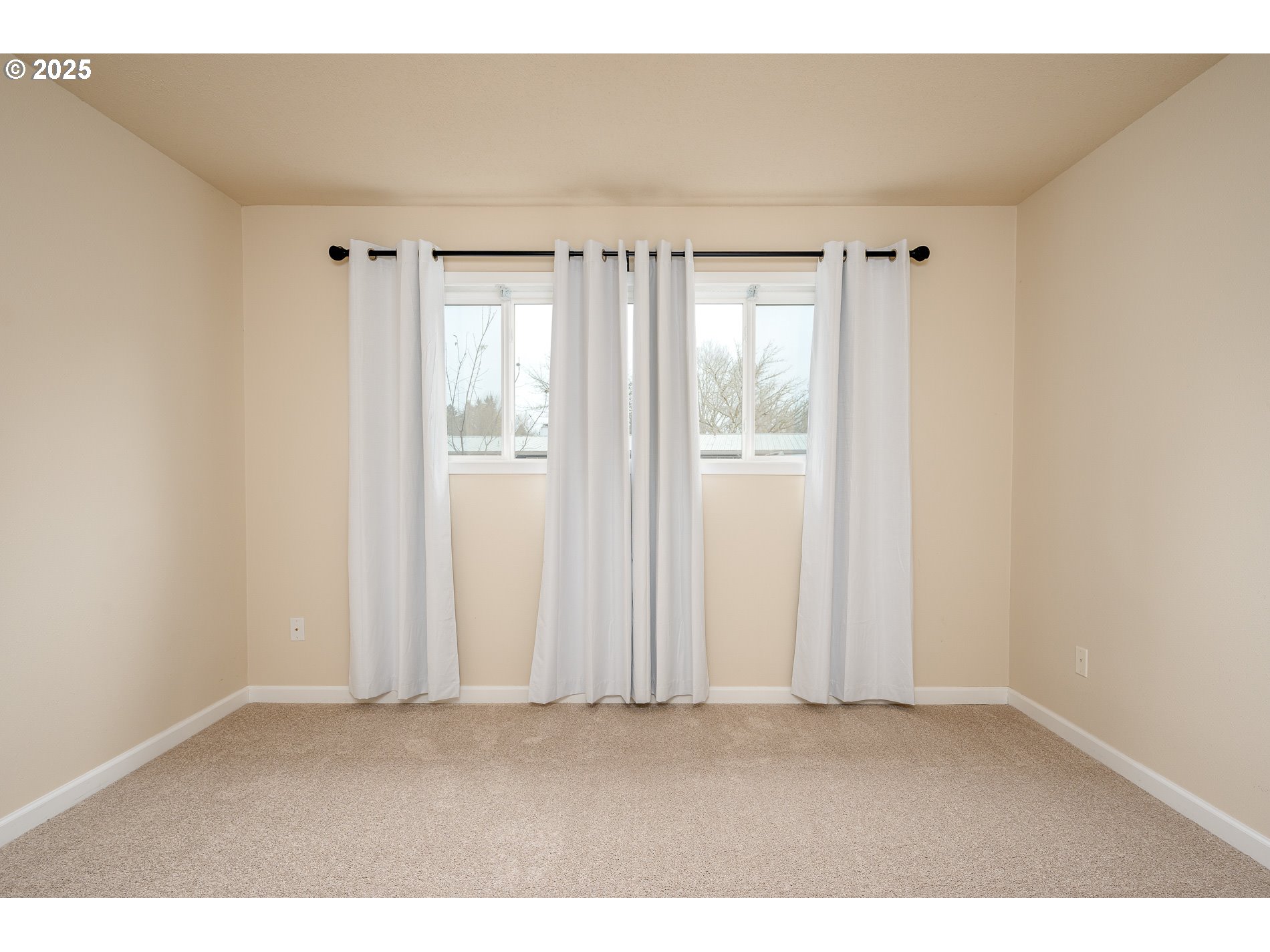 10090 Southwest Beaverton Hillsdale Highway, Unit 16 Beaverton, OR 97005 - Photo 26 of 39 a view of an empty room