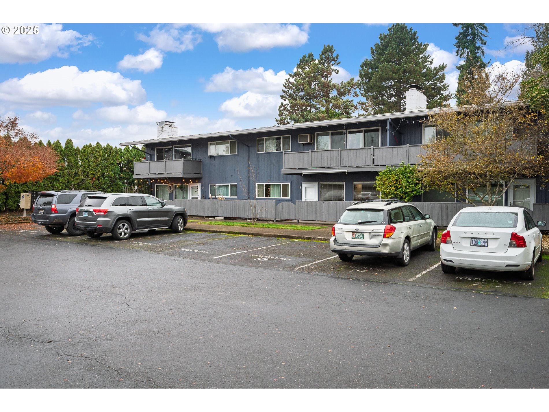 10090 Southwest Beaverton Hillsdale Highway, Unit 16 Beaverton, OR 97005 - Photo 35 of 39 a view of street with parked cars